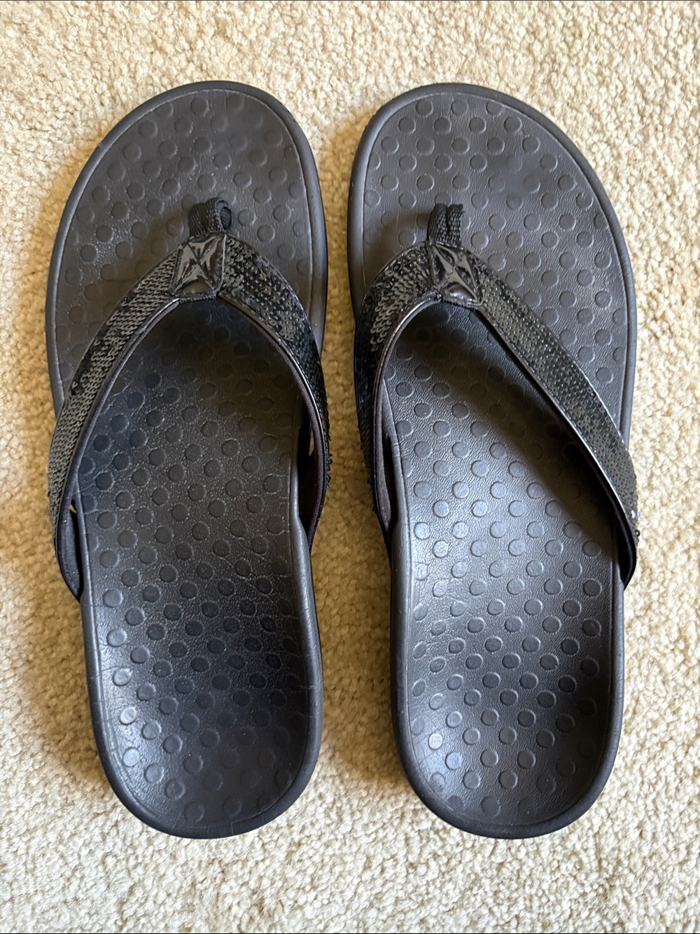 Vionic Black Sequined Textured Strap Flip Flop Sandals-Size 9 - Picture 3 of 11